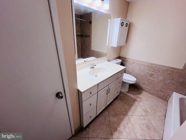 Building Photo - 305 Gundry Dr