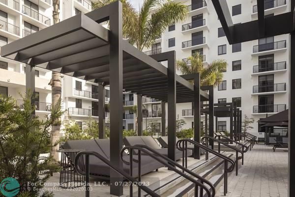 Building Photo - 11200 Biscayne Blvd