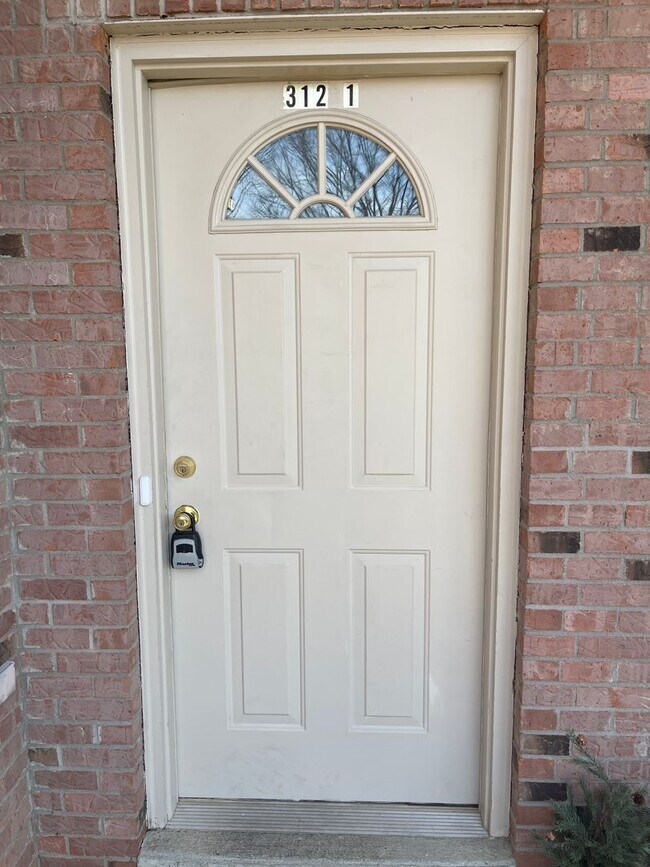 Building Photo - 312 Oliver St