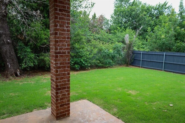 Building Photo - 2704 NE 129th St