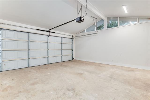 Building Photo - 3330 Darvany Dr