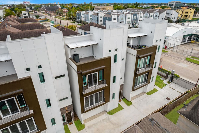 Building Photo - 2109 McGowen St