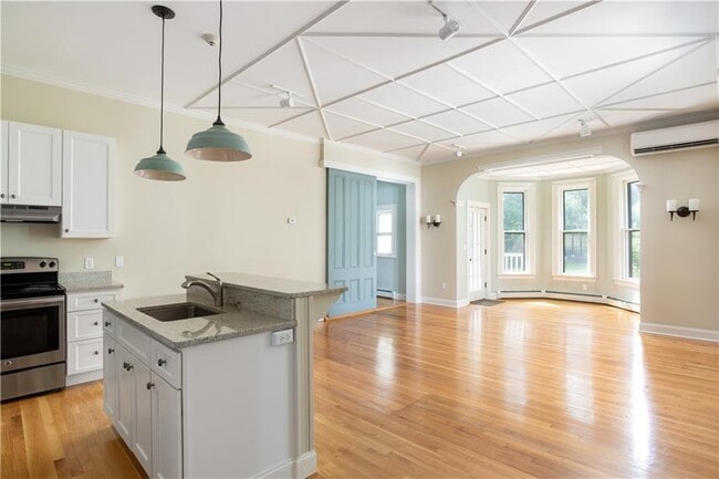 Building Photo - 29 Champlin St