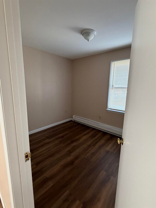 Building Photo - 200 Culver Ave