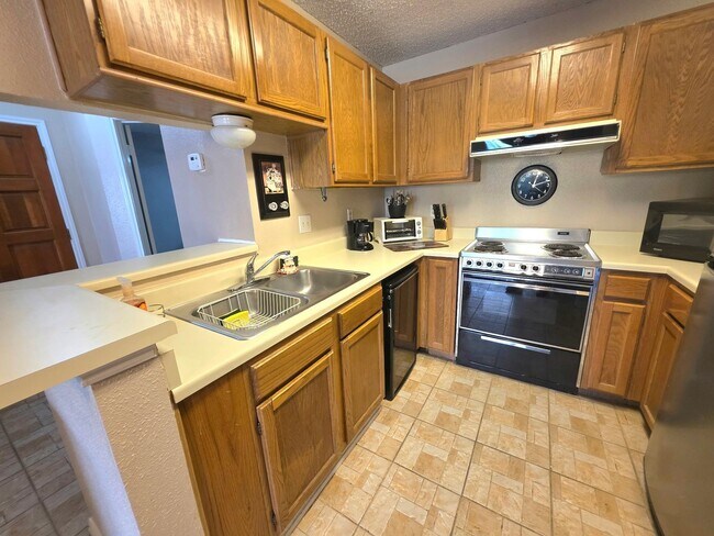 Building Photo - 5322 Medical Dr