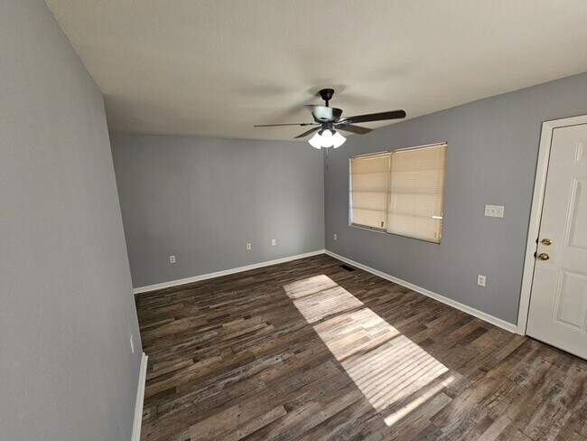 Building Photo - Duplex in Jacksonville