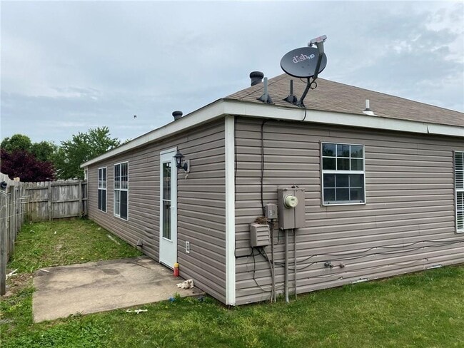 Building Photo - 2911 Beech Ave