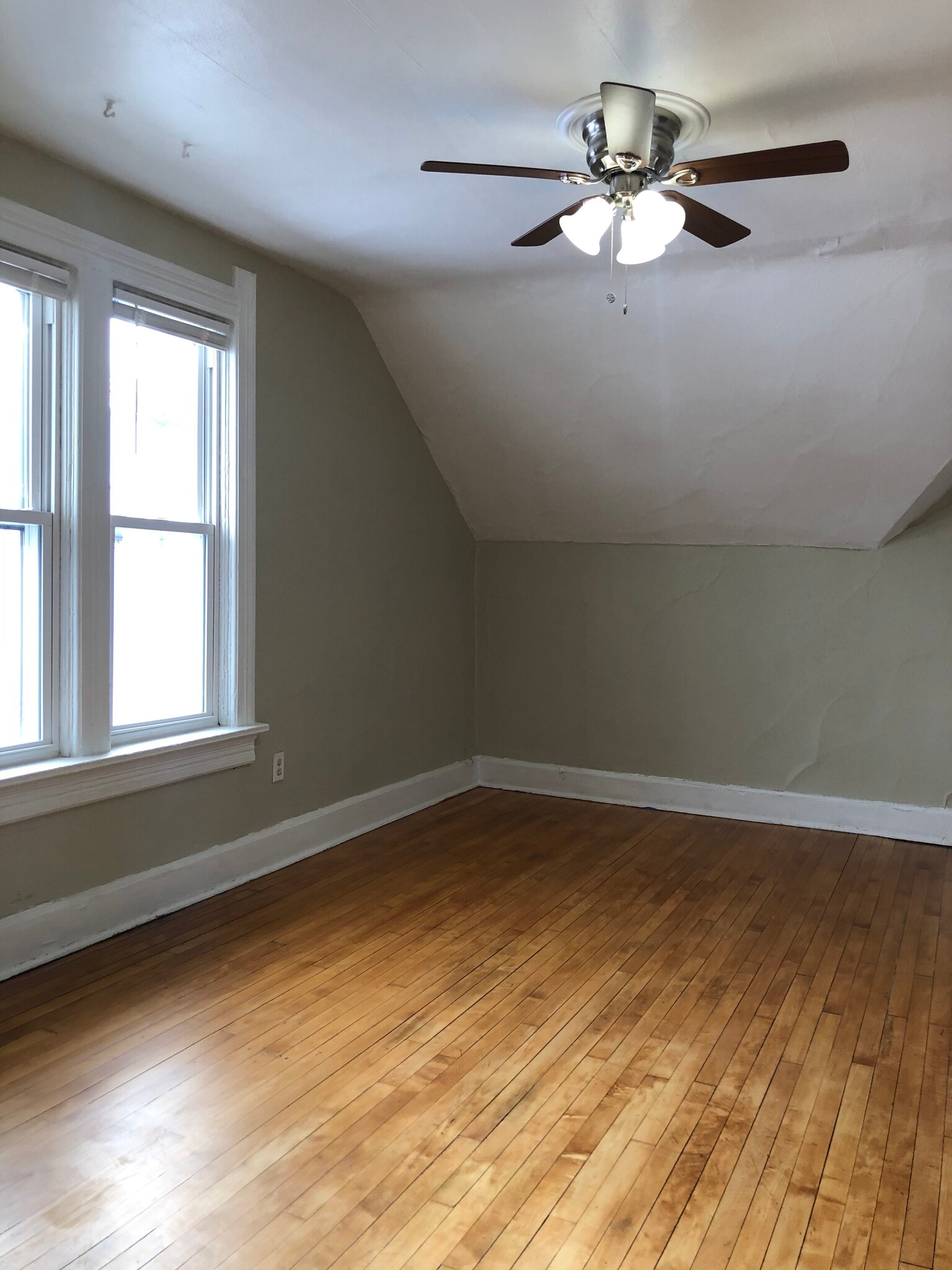 Building Photo - 2370 S Woodward St