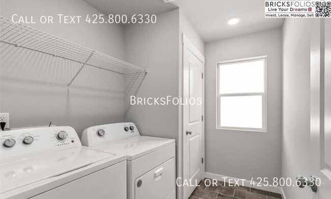 Building Photo - 1384 SW Pendleton Way