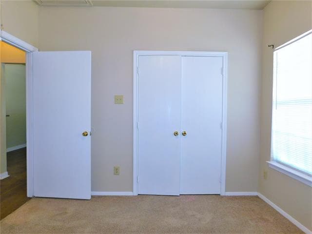 Building Photo - 5992 Robinwood Ln