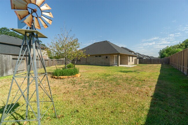 Building Photo - 2572 Ravenna Ct