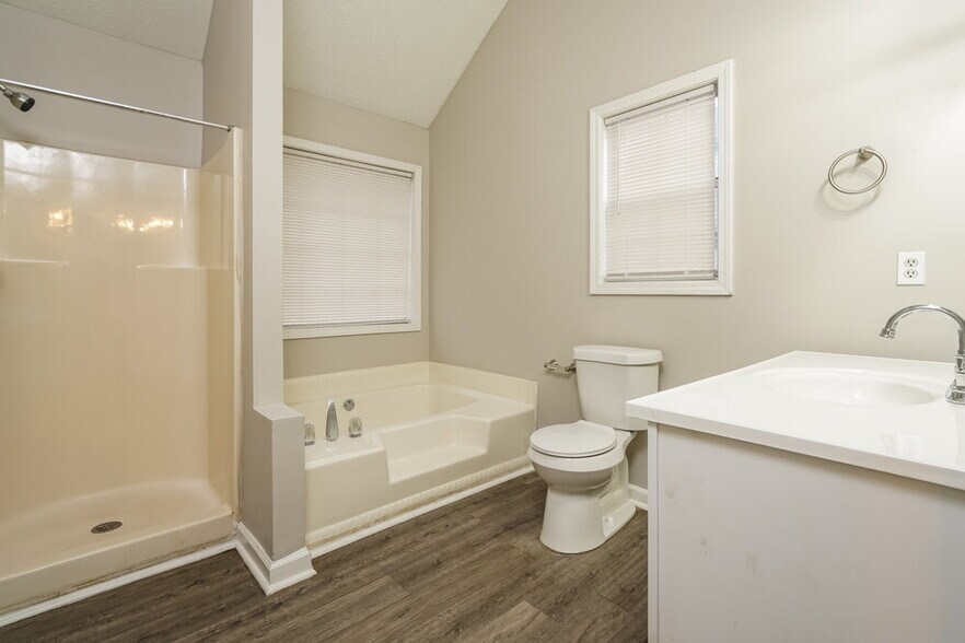 Building Photo - 2631 Windage Dr SW