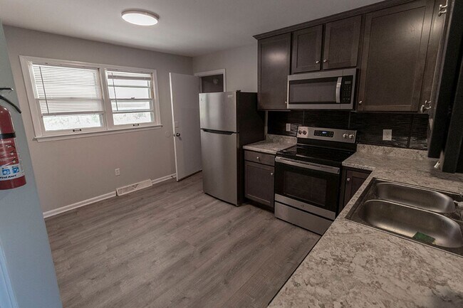 Building Photo - 2510 Quail Dr