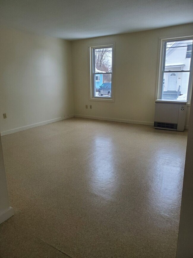 Building Photo - 64 Spring St