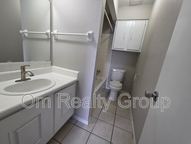 Building Photo - 12724 Shannon Hills Dr