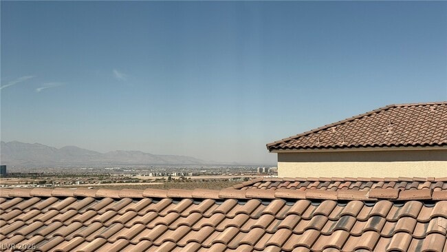 Building Photo - 2283 Teatro Ave