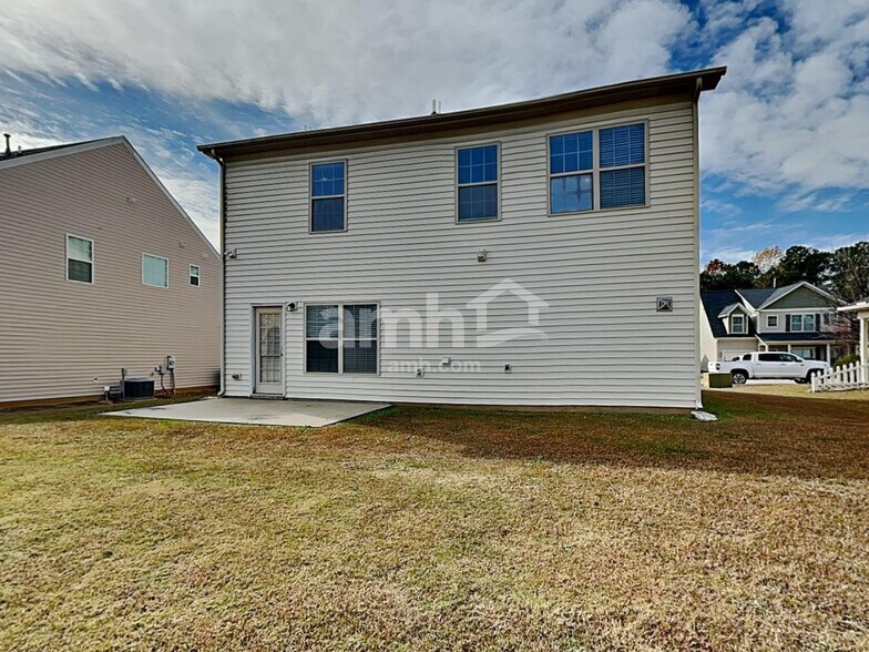 Building Photo - 913 Bridlemine Dr