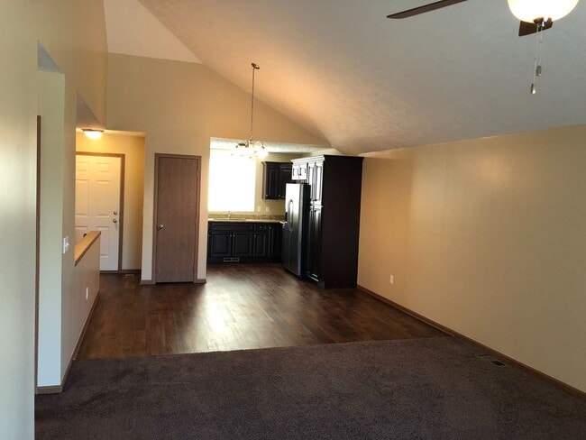 Building Photo - Newer Construction Excellent Family Neighborhood