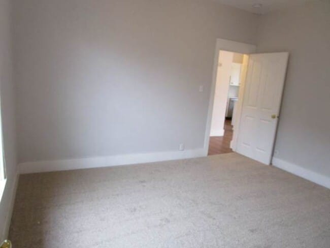 Building Photo - Charming 3 Bedroom Craftsman in North Tacoma