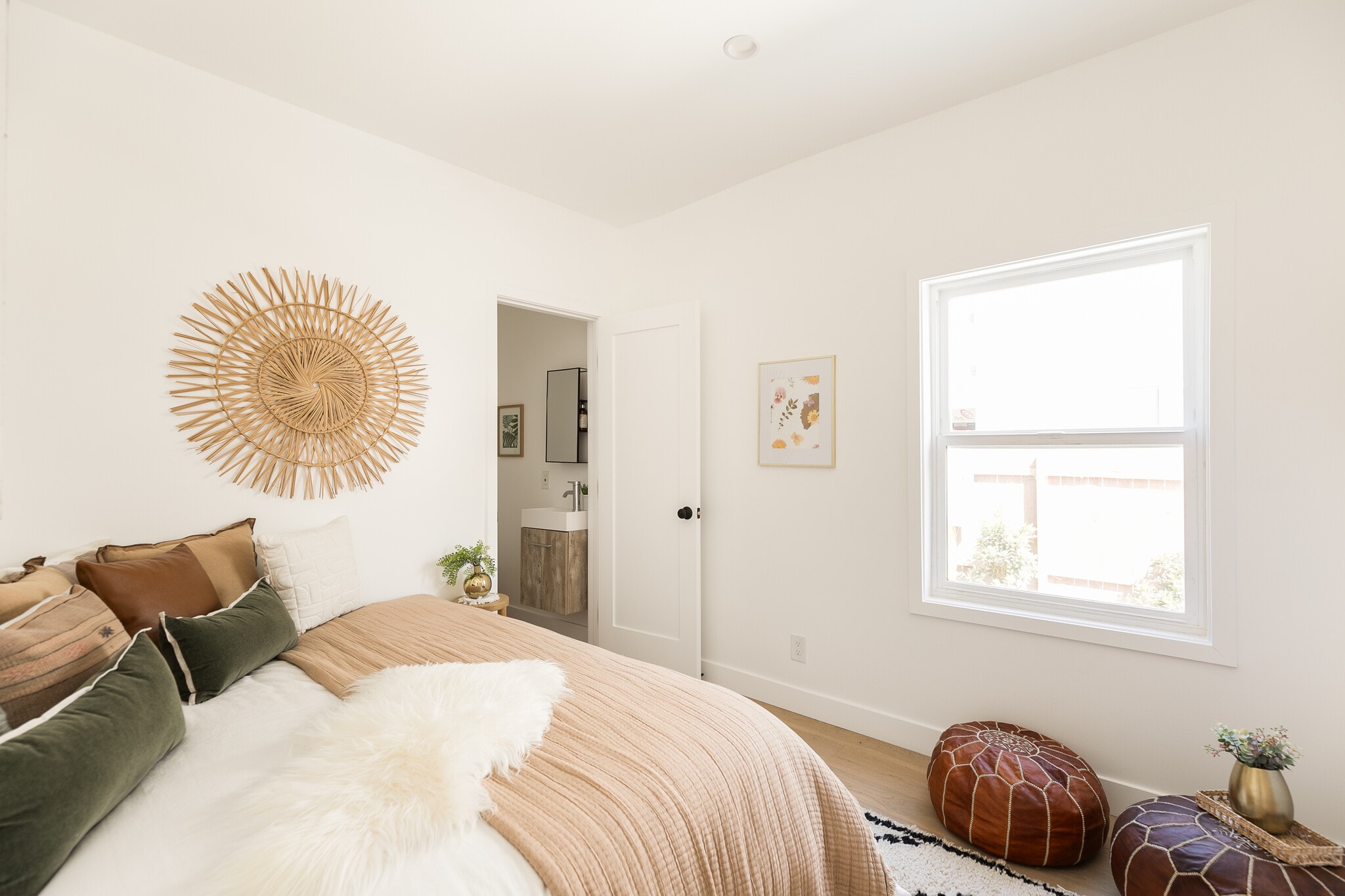 Building Photo - 5847 Ernest Ave