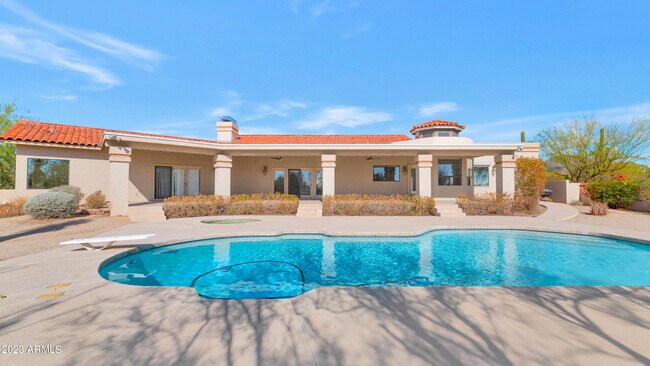 Building Photo - 8633 E Camino Del Monte