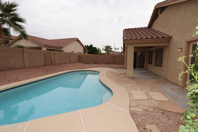 Building Photo - 6760 W Monona Dr