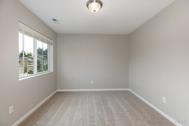 Building Photo - 33284 SW Havlik Dr