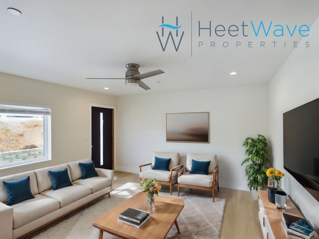 Interior Photo - 5061 72nd St
