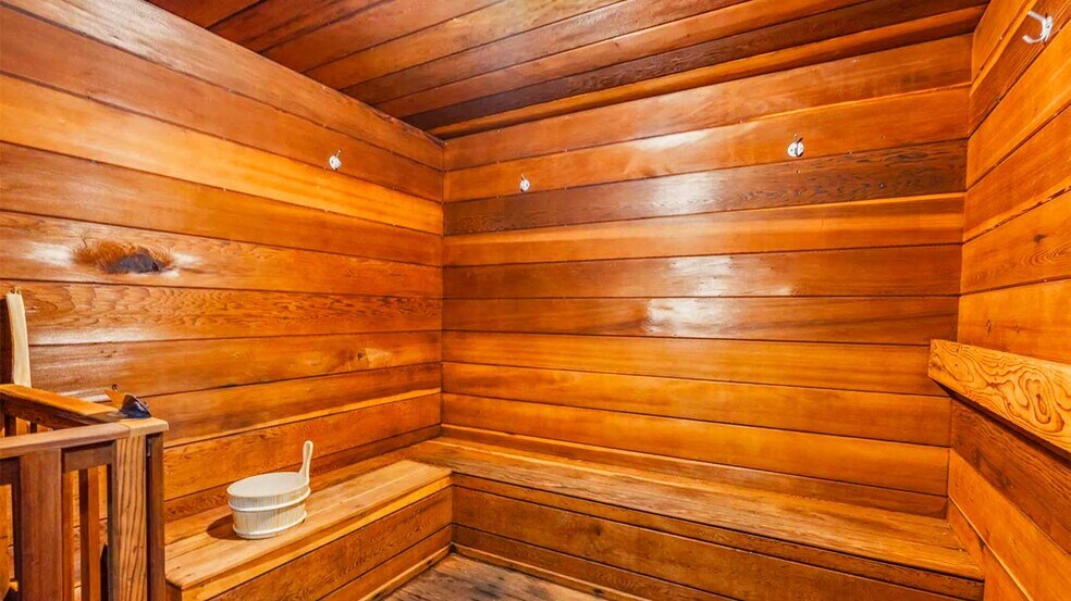Sauna - 421 S Howes St
