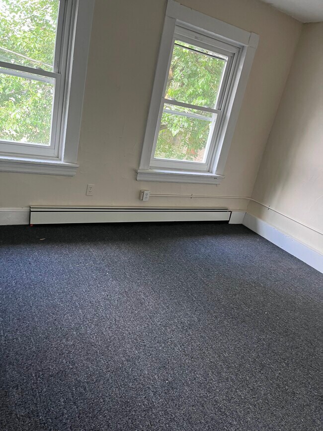 Building Photo - 3 Monmouth Pl