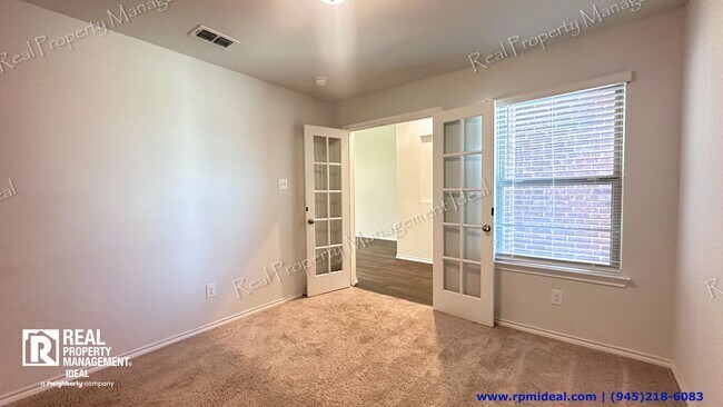 Building Photo - YOUR 3-BED, 2-BATH DREAM HOME AWAITS IN GRAND PRAIRIE