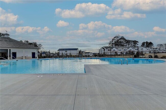 Building Photo - 2214 Whitworth St