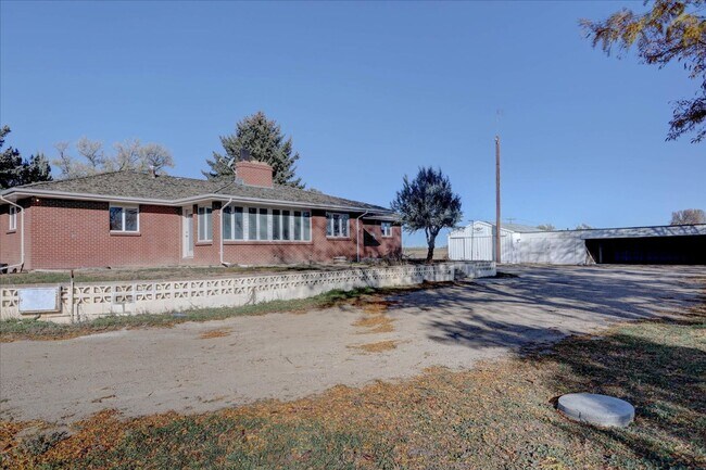 Building Photo - 3 Bedroom 3 Bathroom Home on a 1 Acre Lot