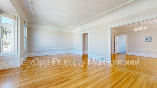 Building Photo - 769 18th Ave