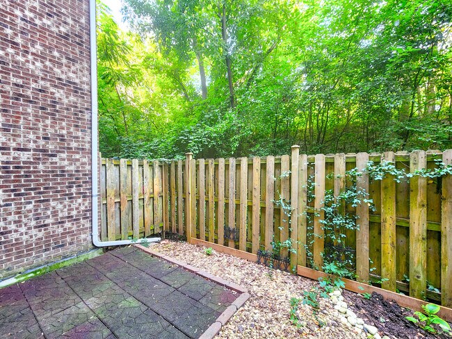 Building Photo - 1643 Church St