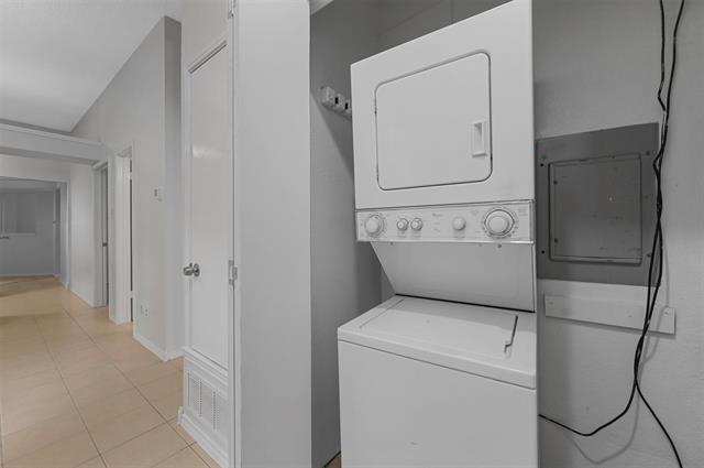 Building Photo - 3500 E Park Blvd