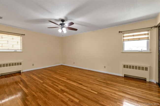 Building Photo - 830 Pepperidge Rd