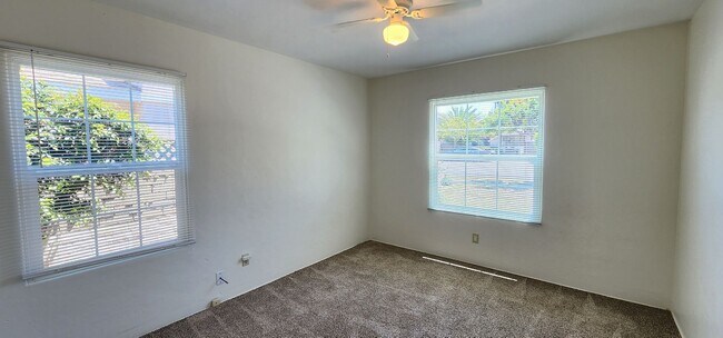 Building Photo - Coronado: Charming 2bd/1ba Village House w...