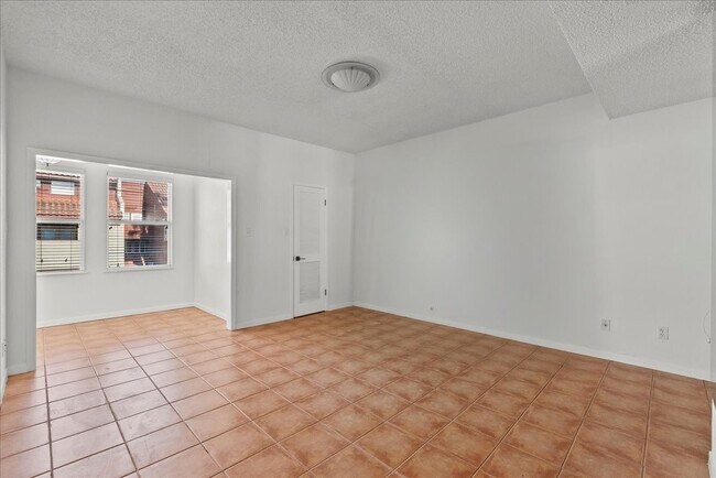 Building Photo - 17 Antilles Ln