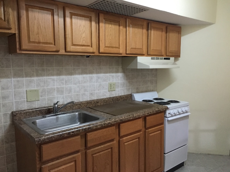 Building Photo - 340 Ellis Ave