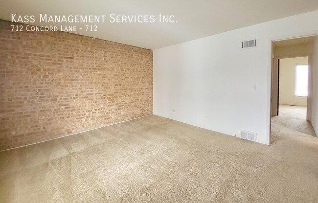 Building Photo - 712 Concord Ln