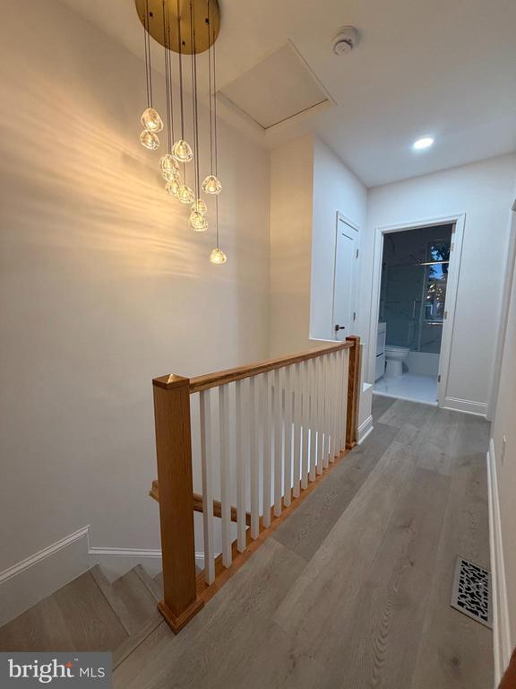 Building Photo - 726 Roxboro Pl NW