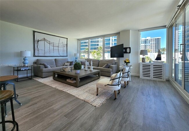 Building Photo - 3505 S Ocean Dr