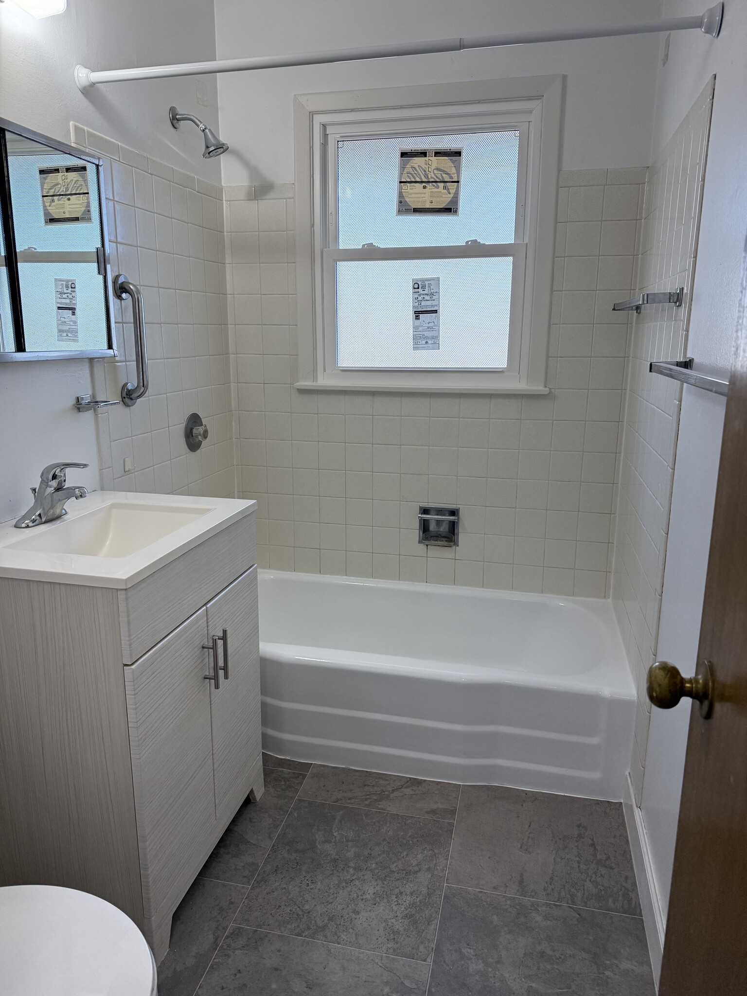 Building Photo - 4210 S 49th St