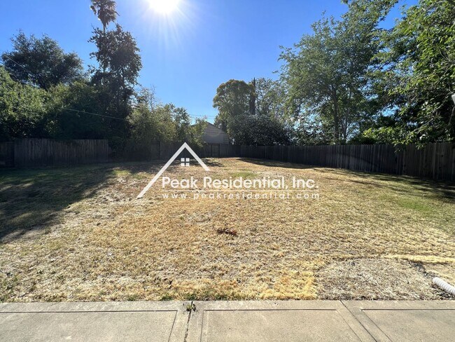 Building Photo - Wonderful 3bd/2ba Orangevale Home with Spa...