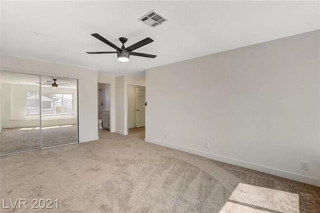 Building Photo - 3554 El Camino Rd