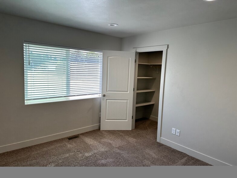 Building Photo - 187 Courthouse Way