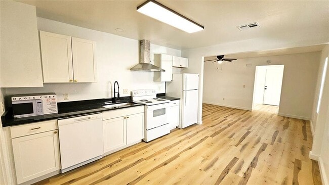 Building Photo - 531 E Curtis Dr