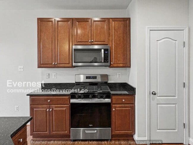 Building Photo - 3 Bed/3.5 Bath Home with Garage/ Available Now!