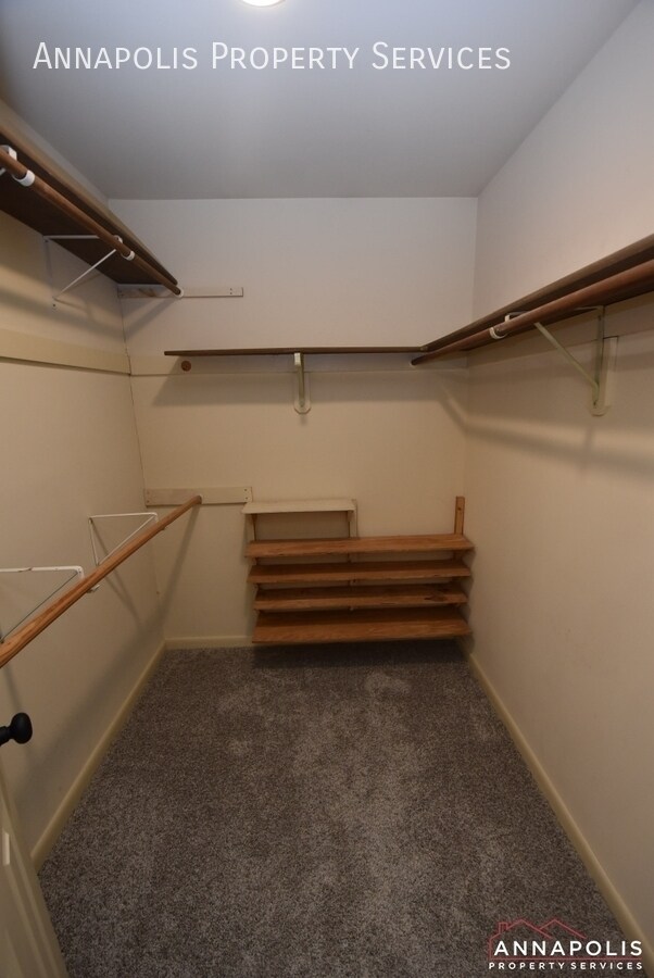 Building Photo - 418 Crane's Roost Ct